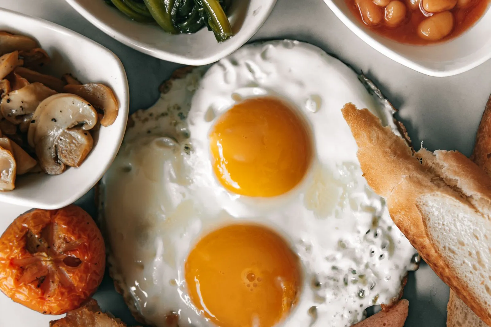 How Much Protein Per Day? A Simple Guide by Goal and Age